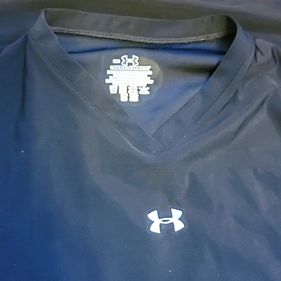 Under Armour Long Sleeve Base Layer/Workout Top - Picture 3 of 3